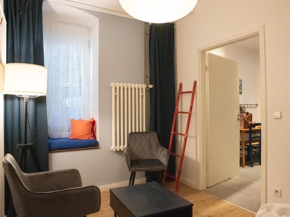 Seating area, Bedroom