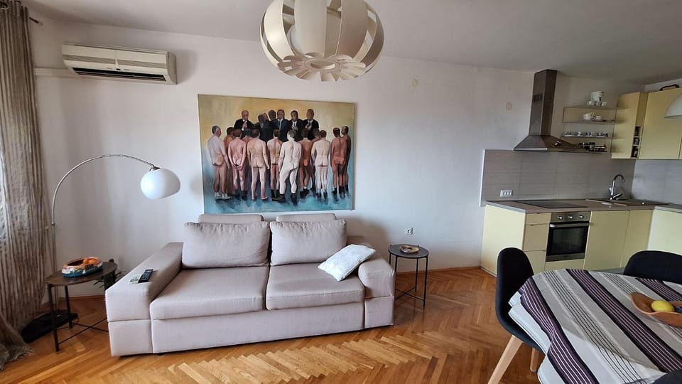 Living room, Seating area, air conditioner