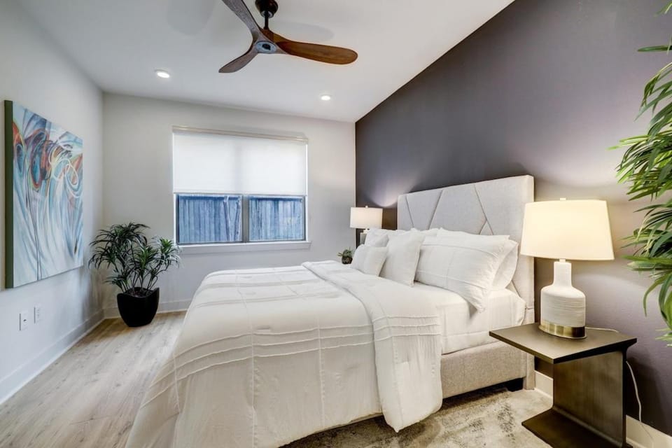 UBP - Brand New Midtown Montrose 1 Bd Apt Apartment in Houston