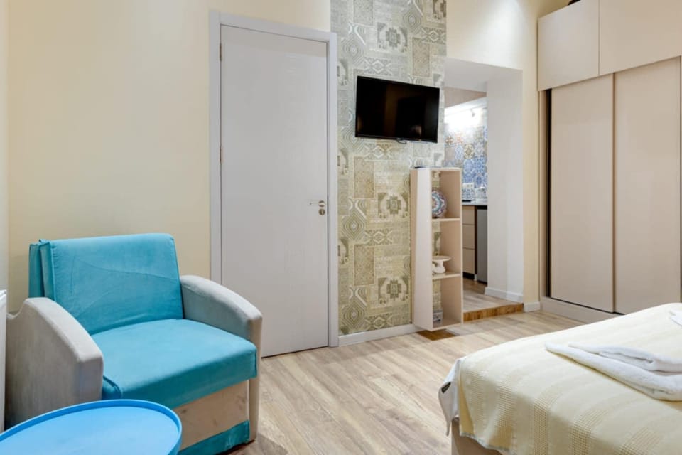 Bed, TV and multimedia, Photo of the whole room, Bedroom, wardrobe