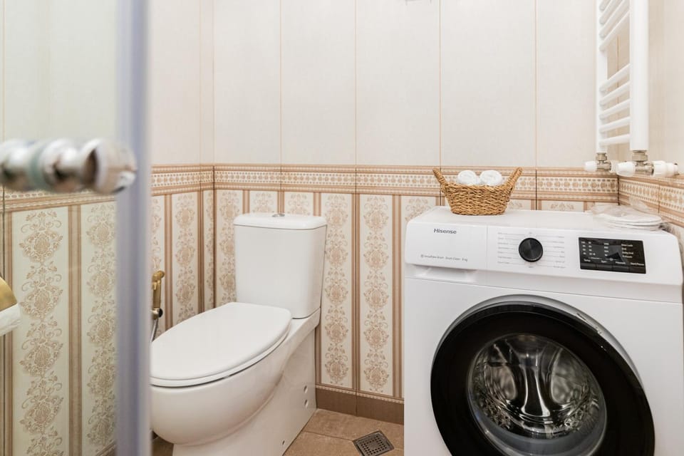 Toilet, Bathroom, washing machine, dryer