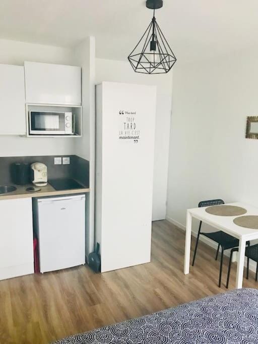 Kitchen or kitchenette, stove