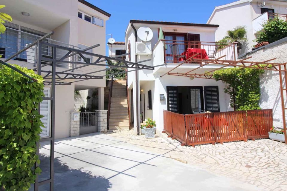 Property building, Summer