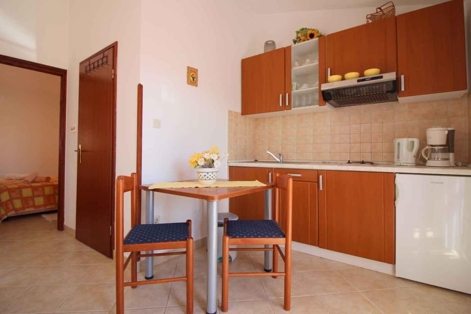 Coffee/tea facilities, Dining area