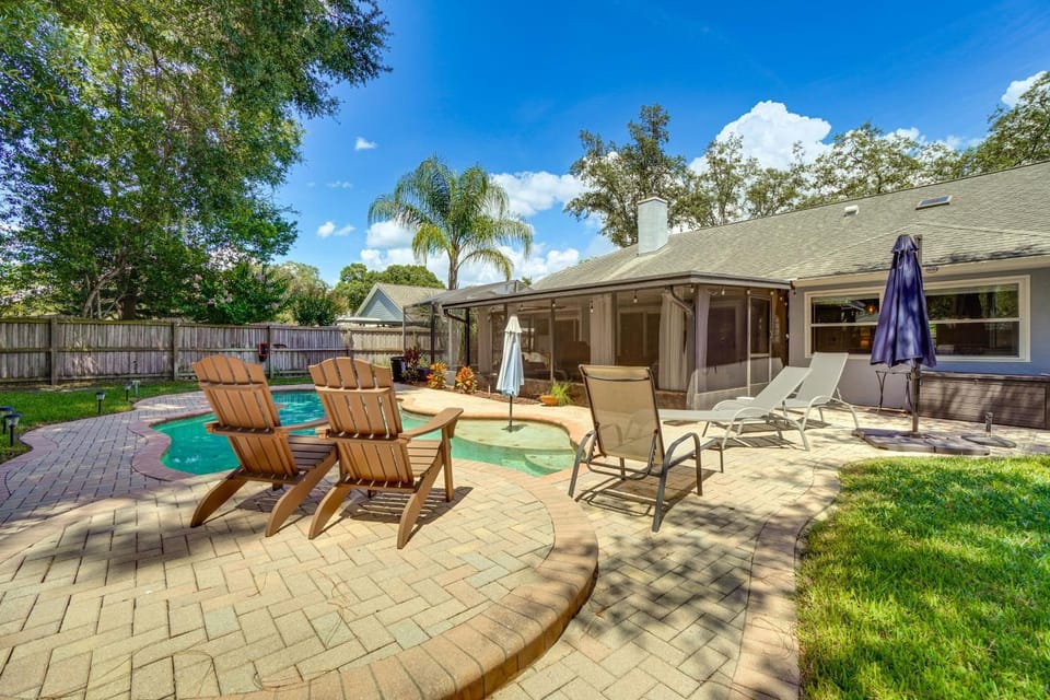 Screened Lanai + Fenced Yard: Luxe Orlando Home House in Orlando