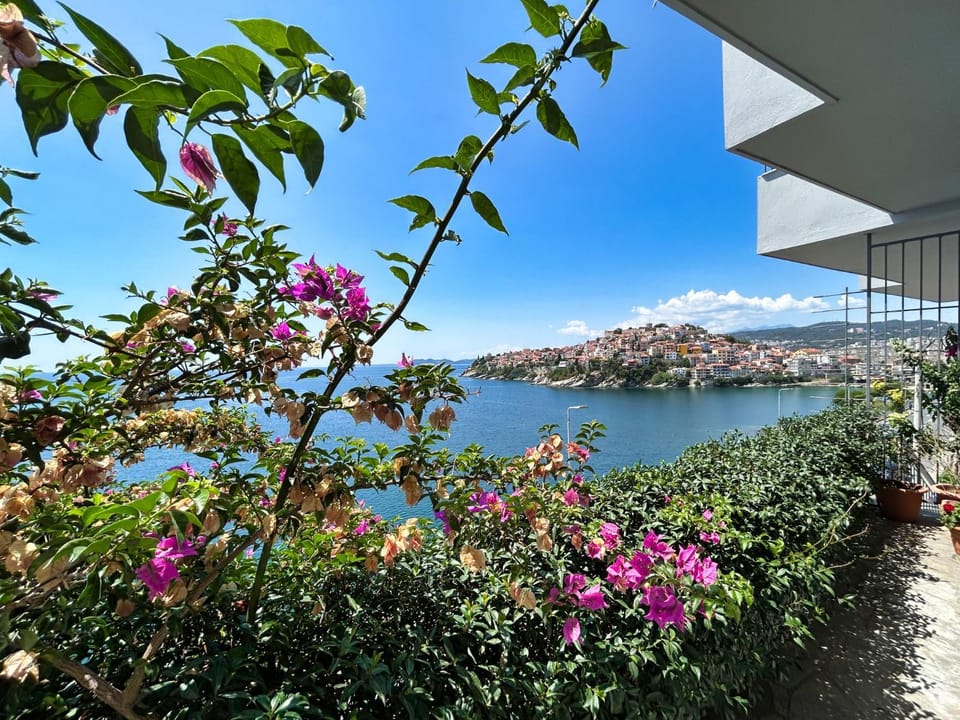 City view, Sea view