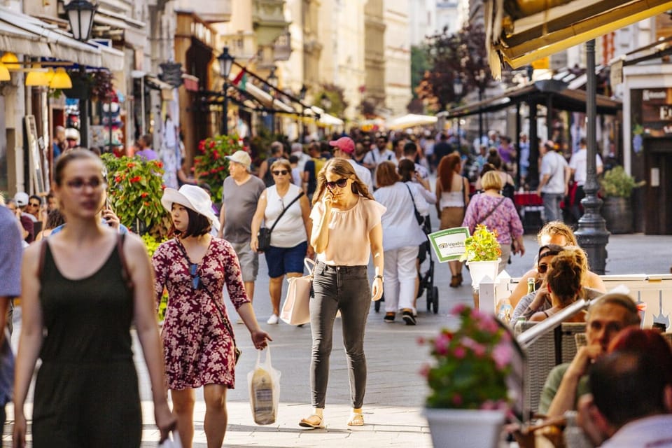Day, Neighbourhood, Food and drinks, Shopping Area