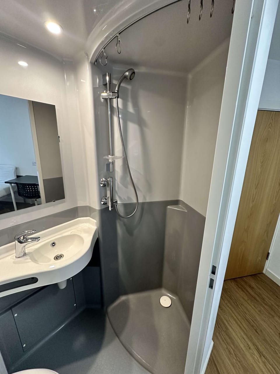 Cosy Budget En-suites, Optional Kitchen, Liverpool Inn in Liverpool
