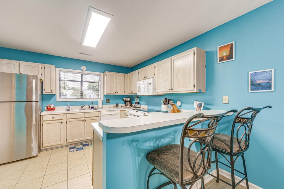 Warm Weather Escape! Golf & Relax in Little River House in Little River