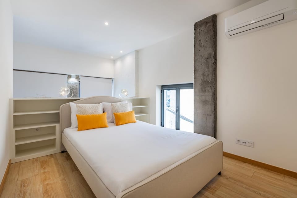 Bed, Bedroom, air conditioner