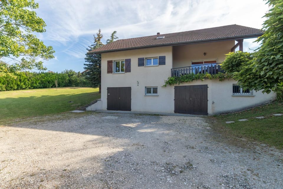 Cabana & Maison Entre Lacs & Montagnes -Proche Annecy House in Haute-Savoie