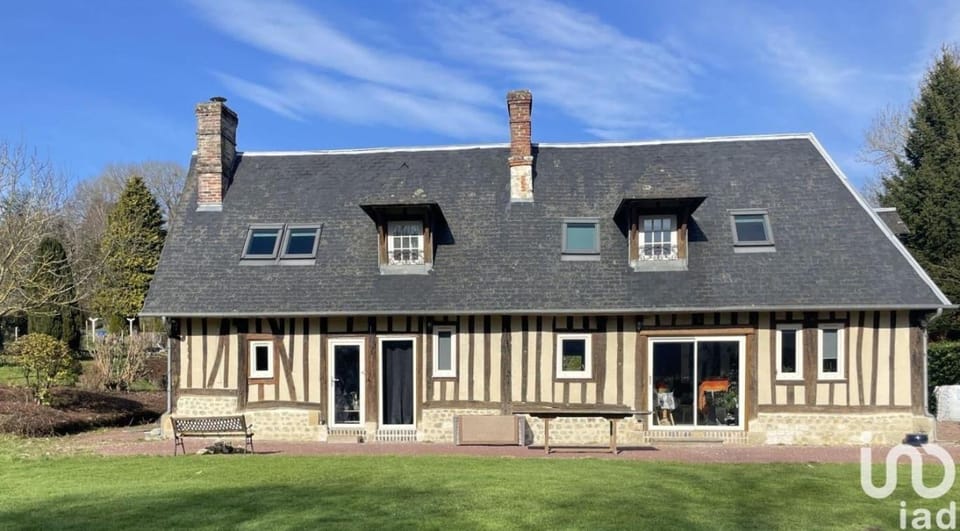 Andrew House House in Normandy