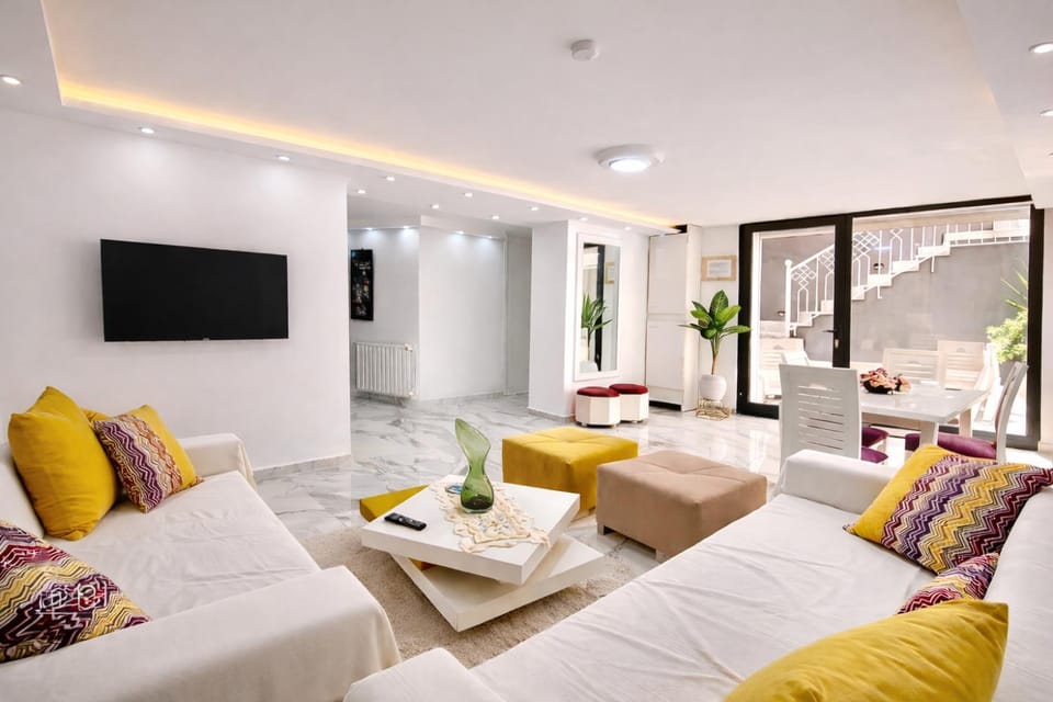 TV and multimedia, Living room, Seating area