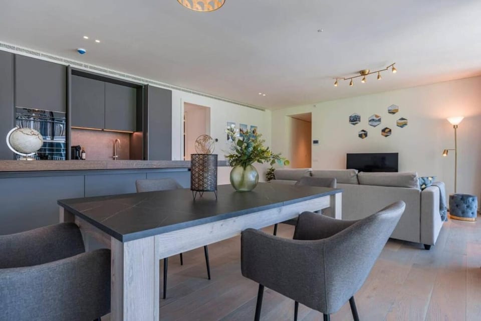 TV and multimedia, Kitchen or kitchenette, Living room
