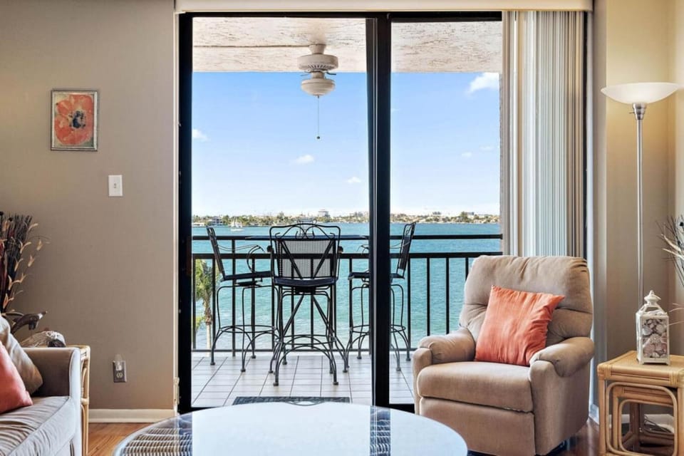 Day, Natural landscape, View (from property/room), Balcony/Terrace, Sea view