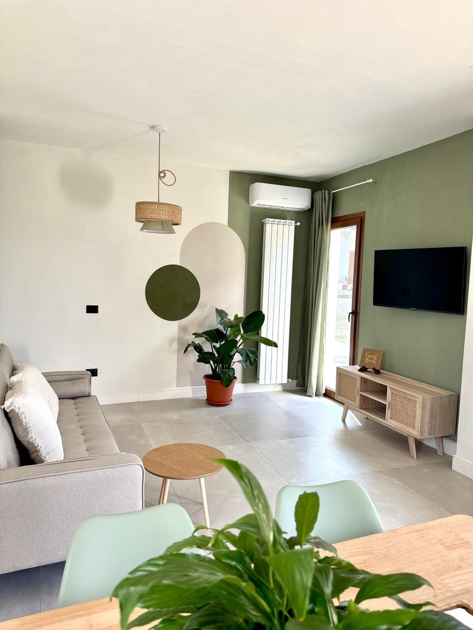 TV and multimedia, Living room, Seating area