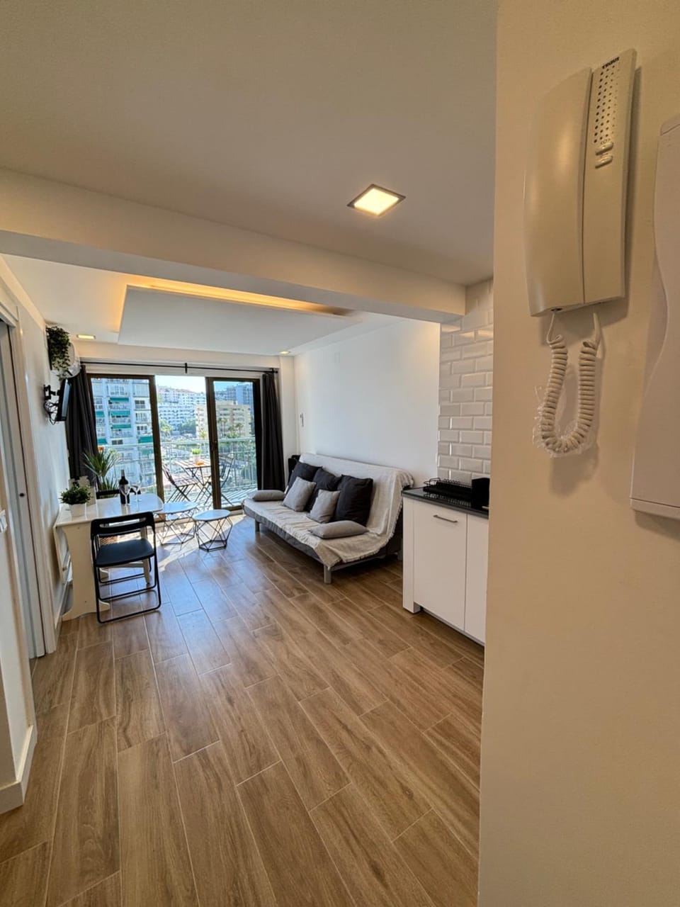Living room, Seating area, air conditioner