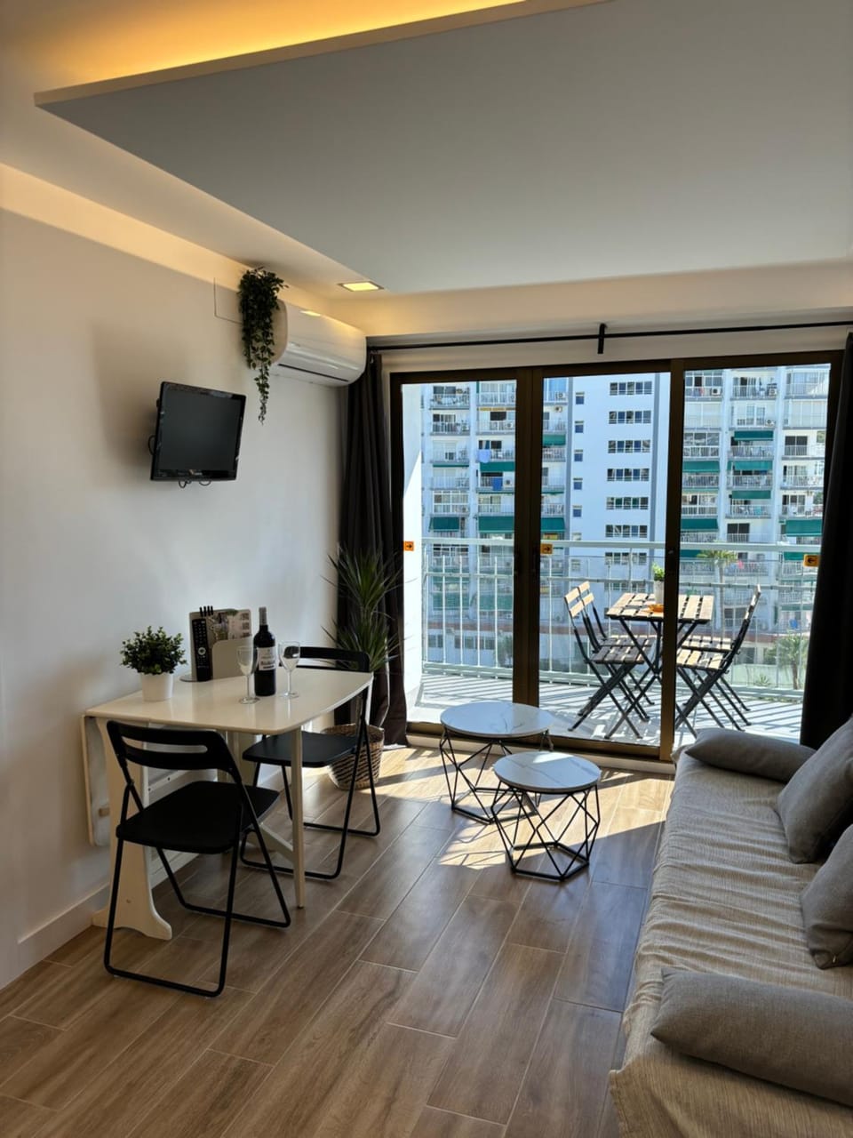 TV and multimedia, View (from property/room), Balcony/Terrace, Living room, Dining area