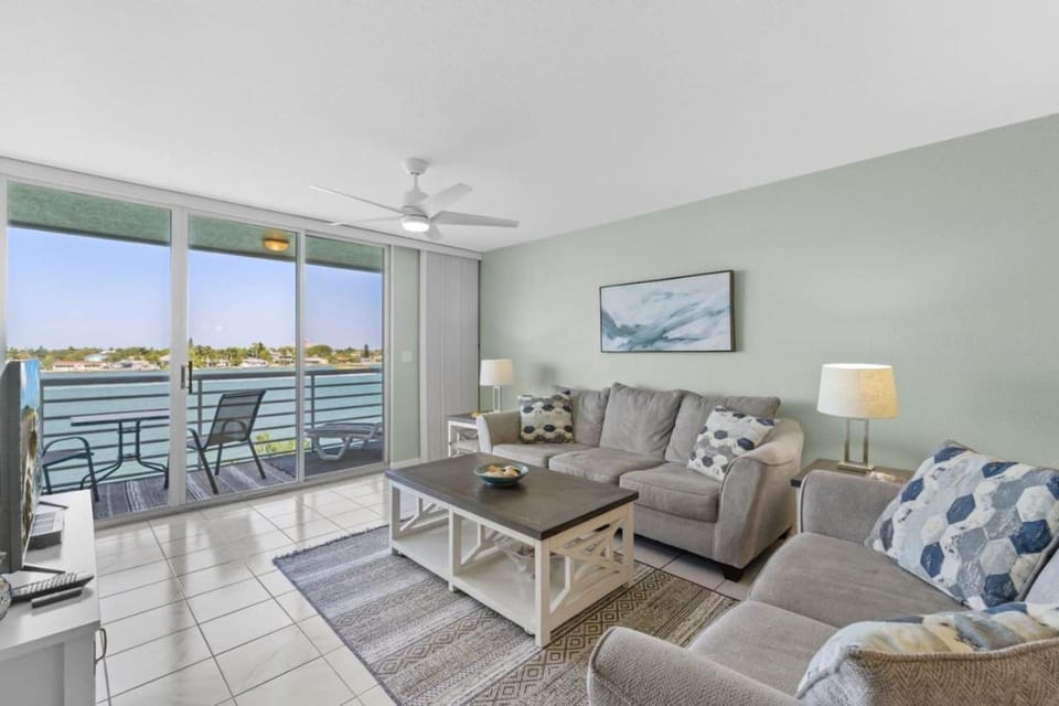 View (from property/room), Living room, Sea view