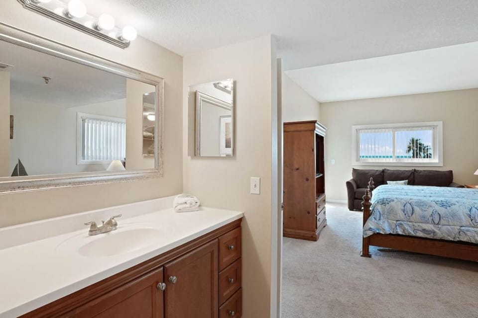 Bathroom, Bedroom