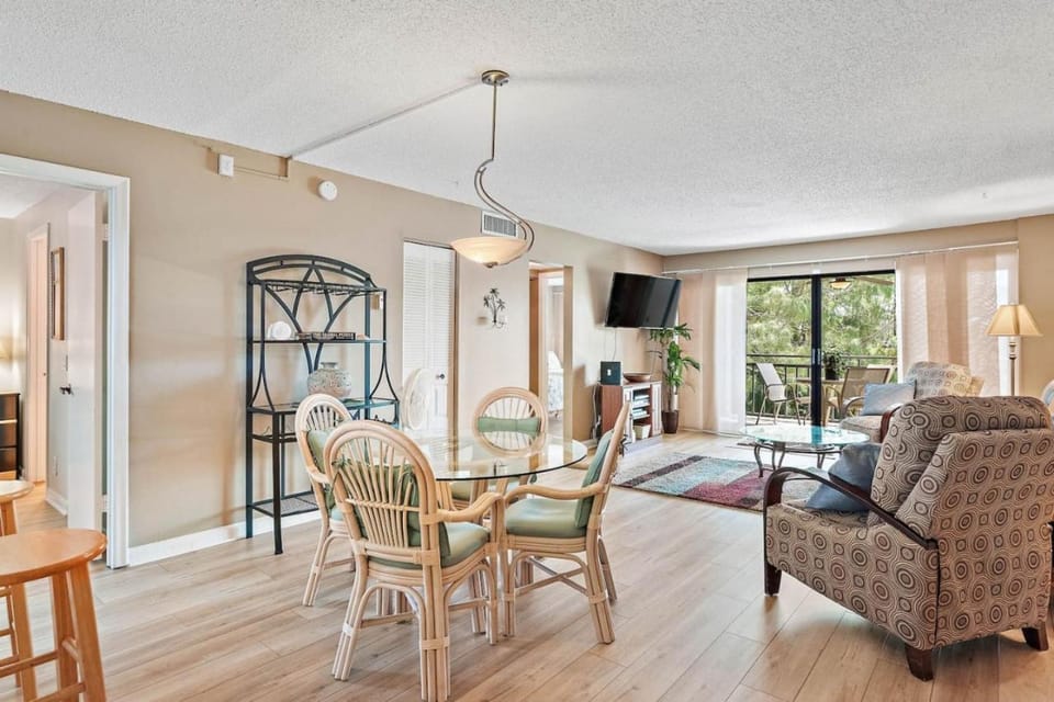 TV and multimedia, Living room, Dining area