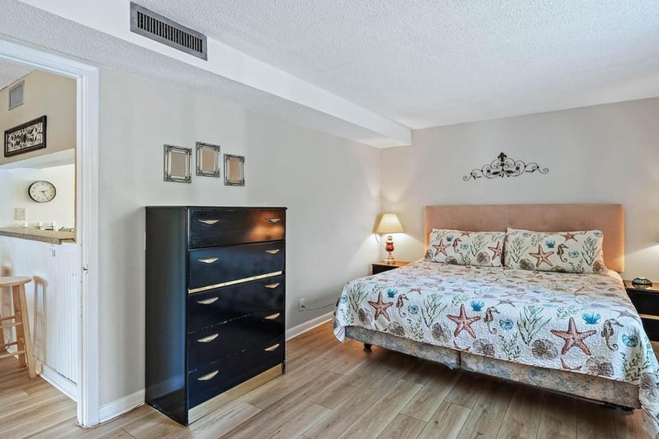 Bedroom, wardrobe
