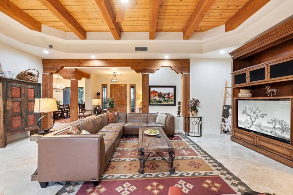 Scottsdale Desert Villa Pool/Spa/Pickleball/Families House in Scottsdale
