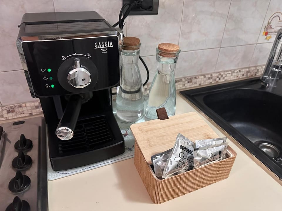 Coffee/tea facilities, Kitchen or kitchenette