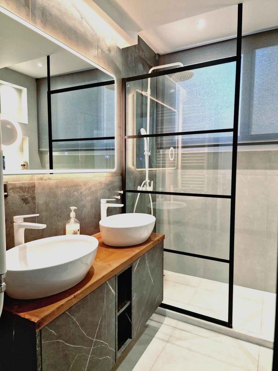 Shower, Bathroom