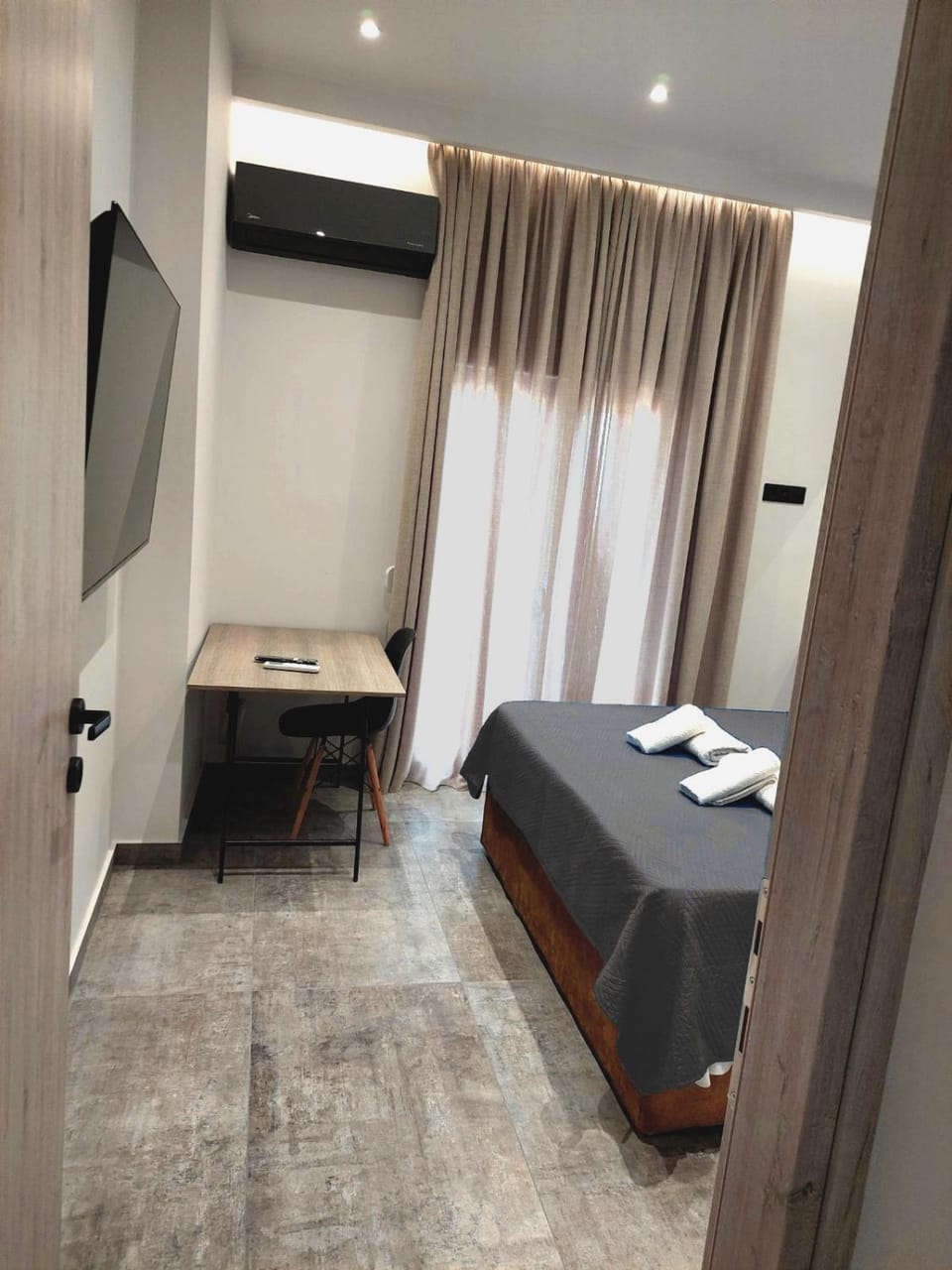TV and multimedia, Bedroom, air conditioner