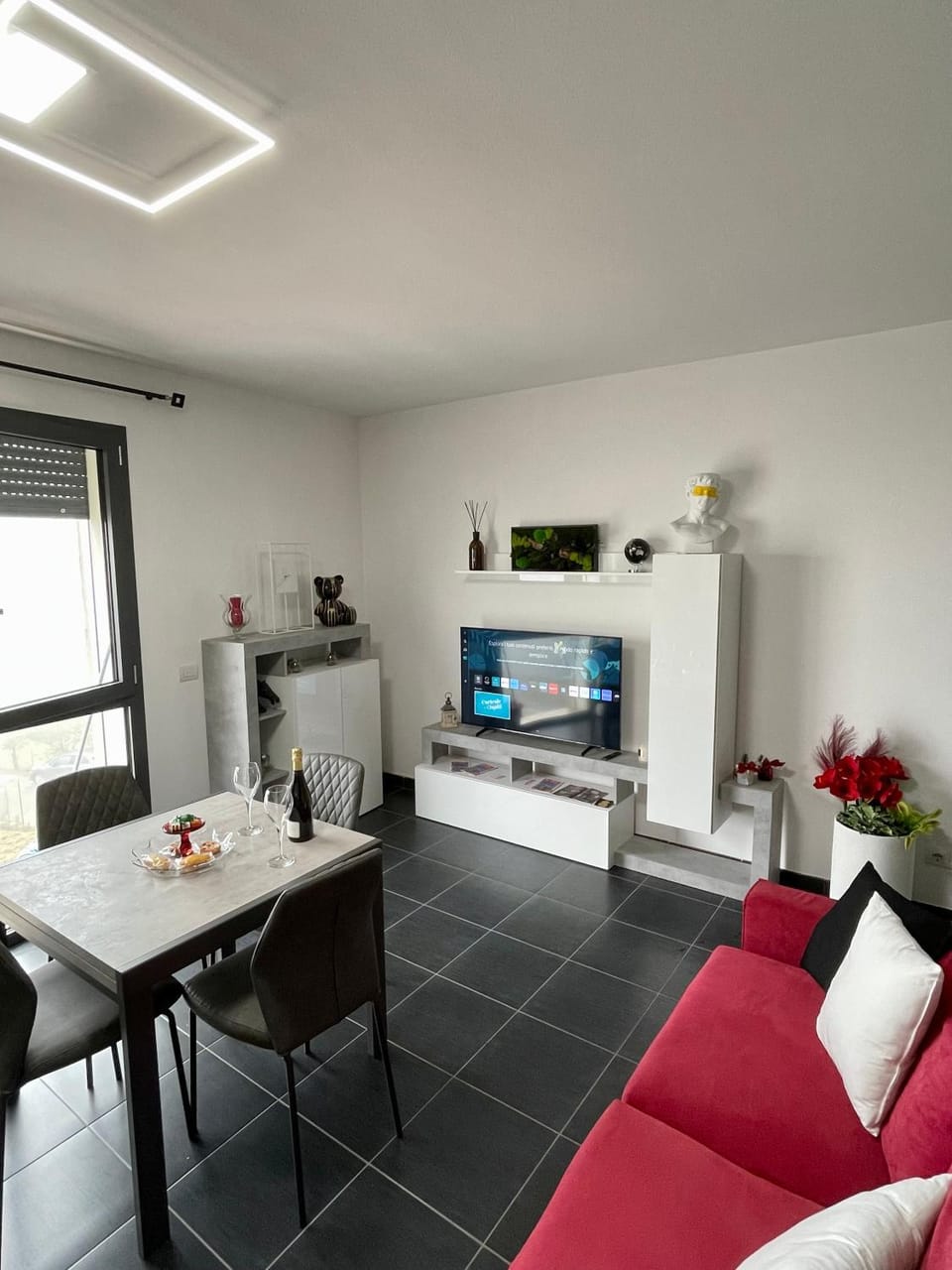 TV and multimedia, Living room, Dining area