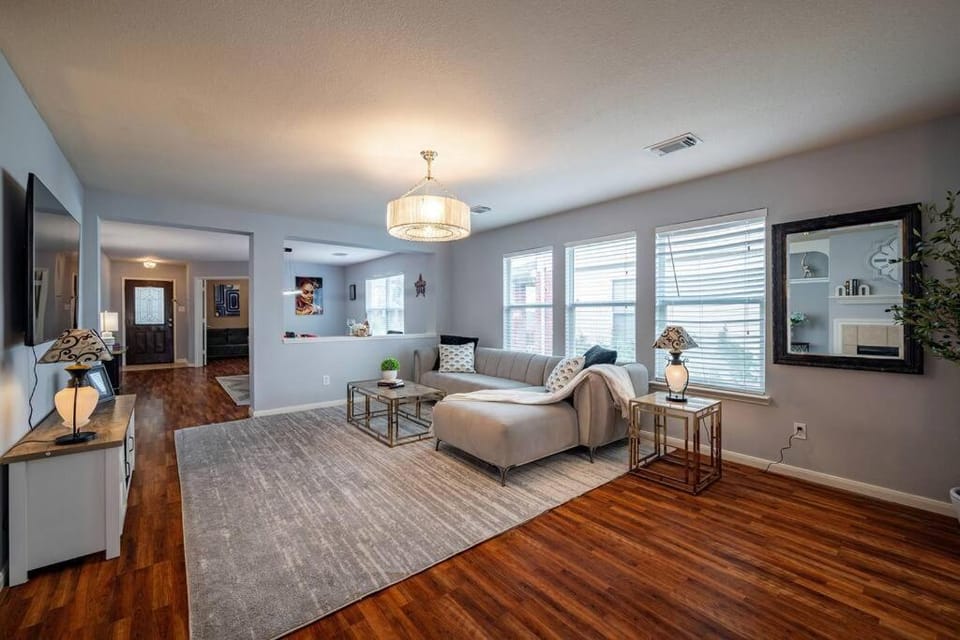 Cozy 3 bedrooms House - Feel Like Home House in Houston
