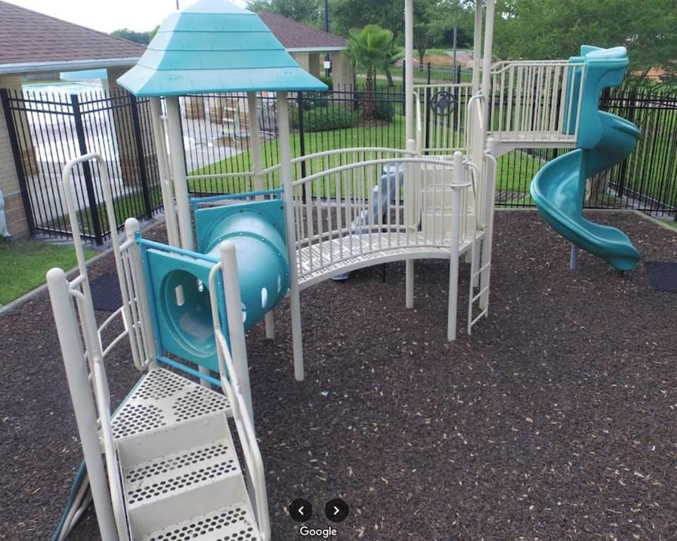 Neighbourhood, Children play ground