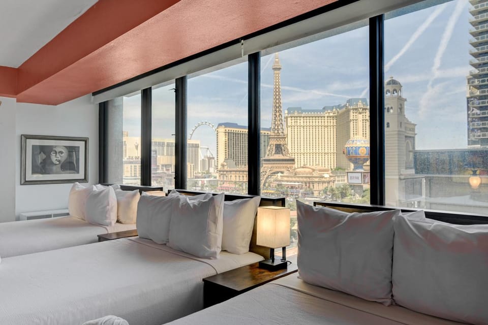 Bedroom, Landmark view