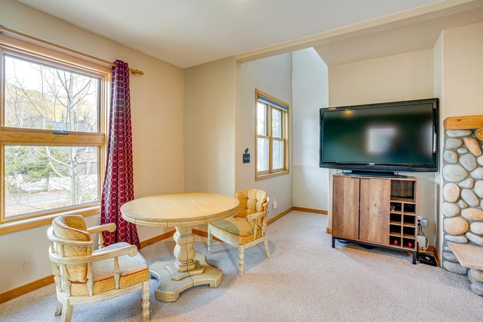 8 Mi to Skiing: Mtn-View Getaway in Frisco! House in Frisco