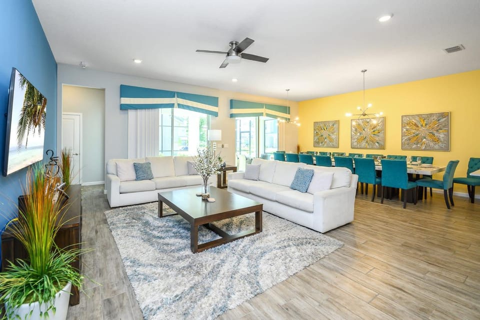 TV and multimedia, Living room, Seating area, Dining area