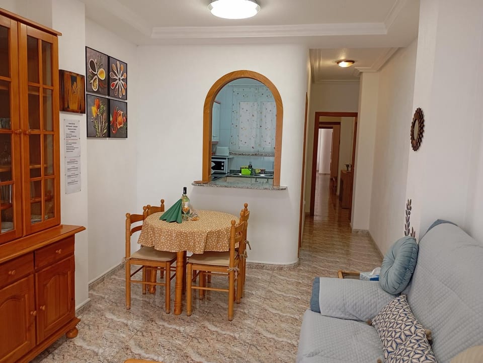 Dining area, kitchen