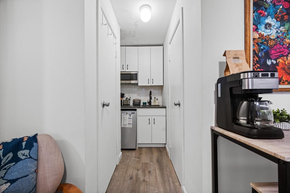 Coffee/tea facilities, Kitchen or kitchenette