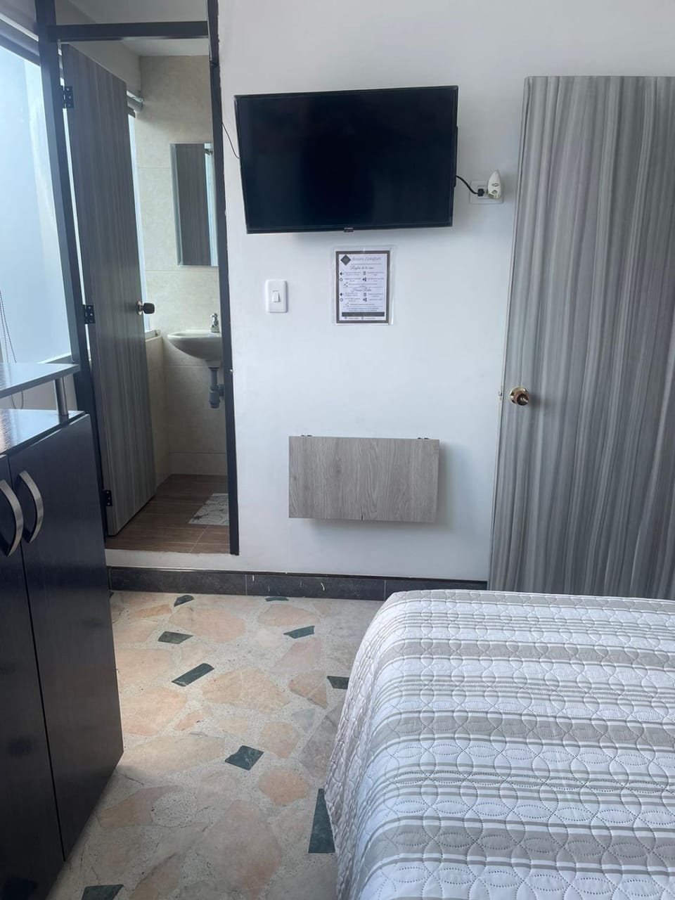 Photo of the whole room