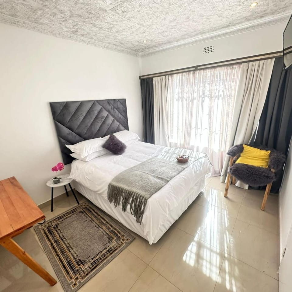 Lifegate Guest House Bed and Breakfast in Johannesburg