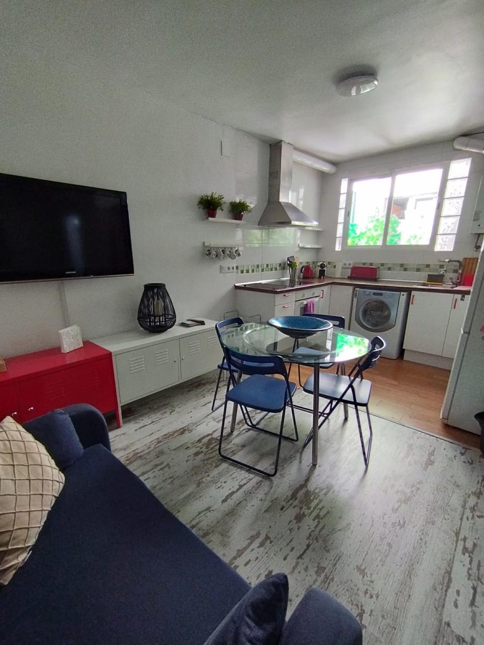TV and multimedia, Kitchen or kitchenette, Living room, Dining area