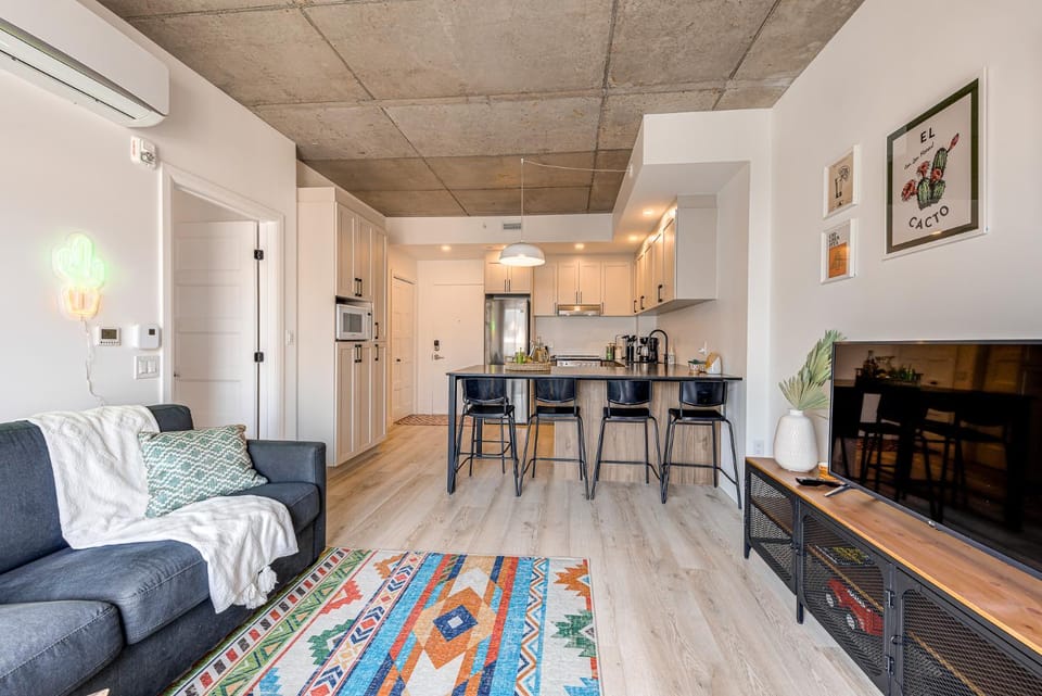 Kitchen or kitchenette, Living room, Dining area
