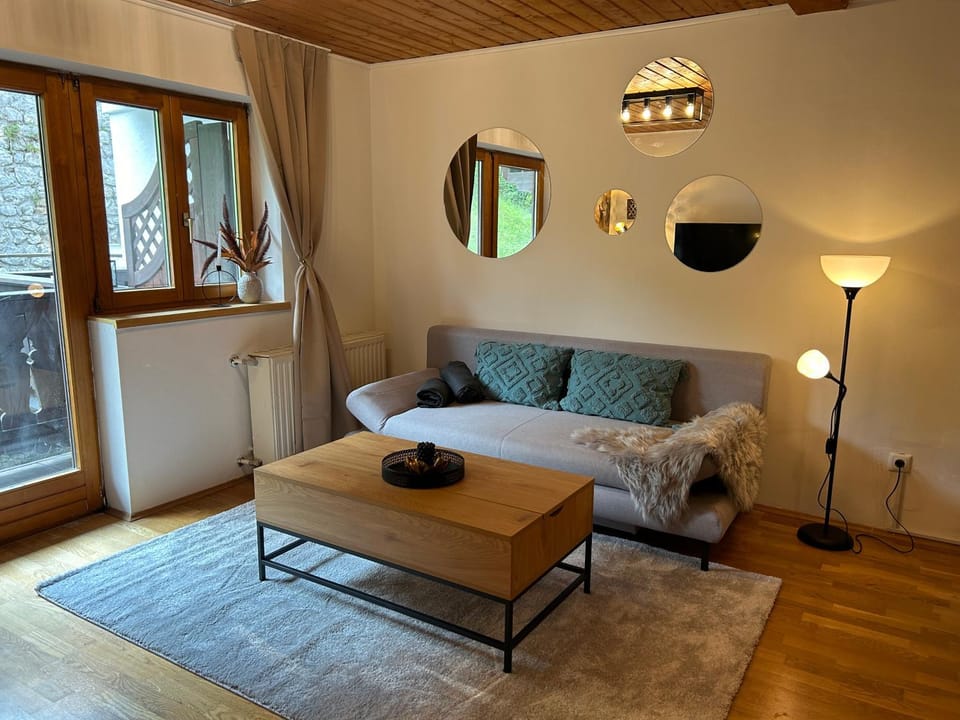 Living room, Photo of the whole room, Seating area