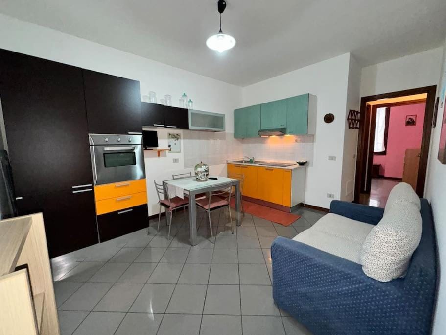 Kitchen or kitchenette, Living room, Dining area, oven, stove