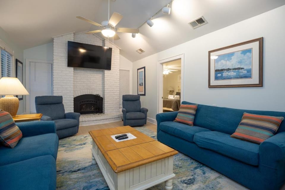 3 Night Hawk House in North Forest Beach