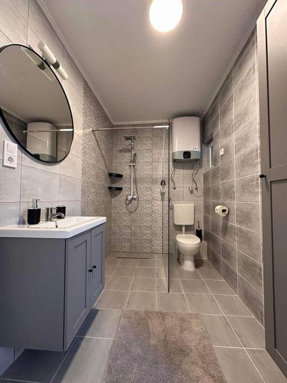 Shower, Toilet, Bathroom