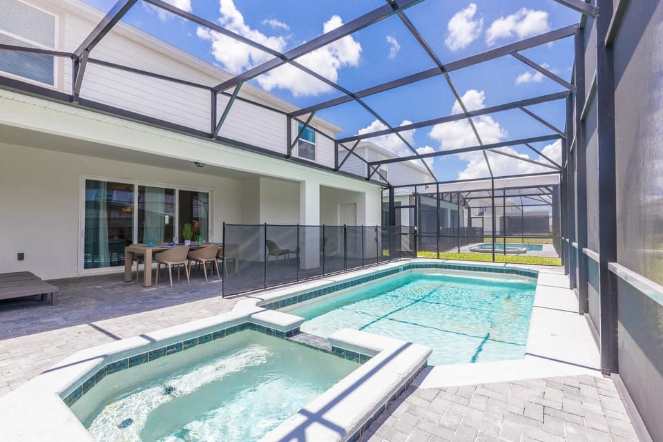 *Special Offer* Brand New Villa with Themed Rooms House in Four Corners