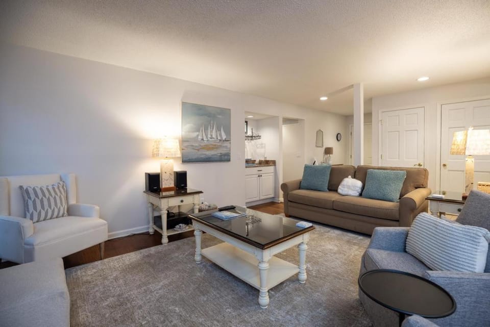 246 Evian Villas Villa in North Forest Beach