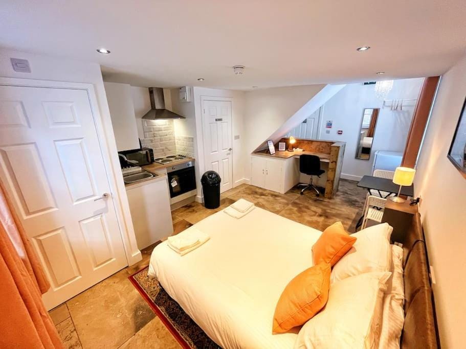 The City Pad Apartment in Gloucester