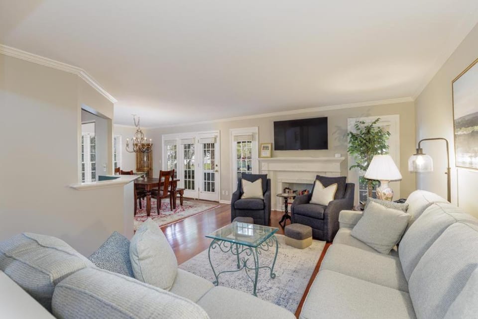 177 Evian House in North Forest Beach